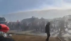  الأمن التركي يقمع متظاهريين بعد اقتحامهم قاعدة أمريكية 